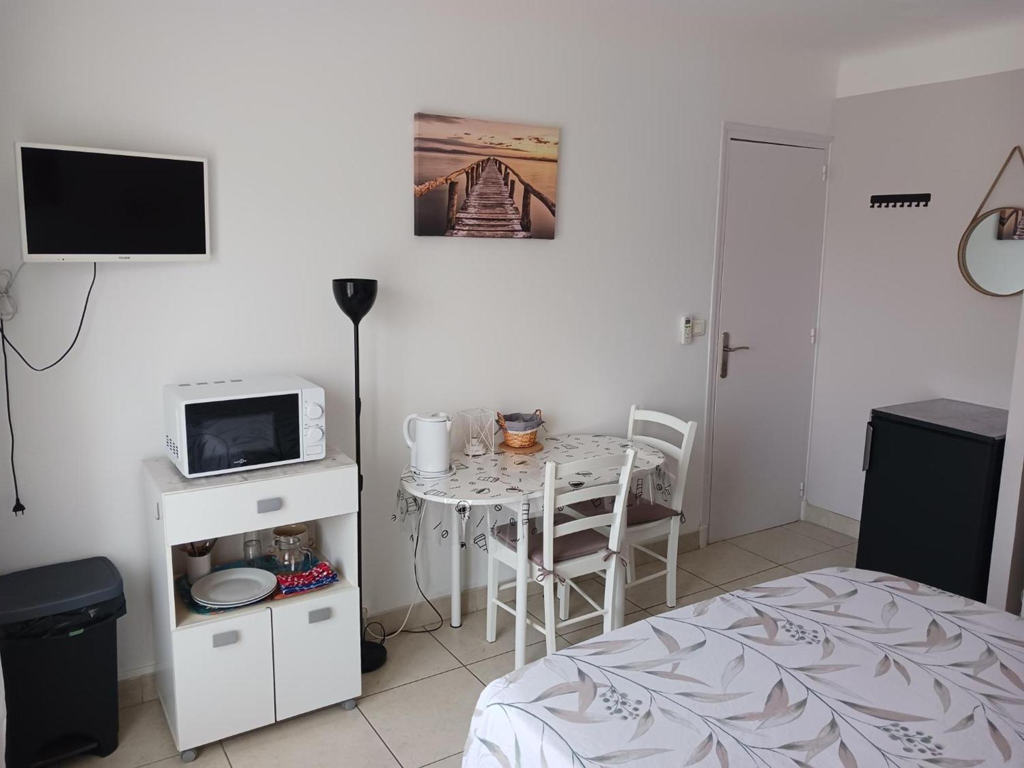 Chambre Privee Climatisee Chez Particulier, Wifi Apartment แปร์ปินญอง ภายนอก รูปภาพ